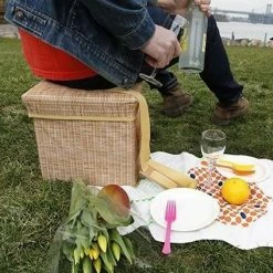 Kikkerland Picnickmand - Koeler Tas & Stoel In 1 - Inklapbaar - Laadvermogen Tot 15KG - Zitgewicht Capaciteit Tot 80KG 9 Kikkerland Picnickmand - Koeler Tas & Stoel In 1 - Inklapbaar - Laadvermogen Tot 15KG - Zitgewicht Capaciteit Tot 80KG -Mushie winkel 550x423 5