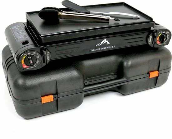 Time And Sandwiches T&S - Draagbaar Dubbel Gasvuur Met Grillplaat En Transportkist - Camping Kooktoestel - Kookstel - Bakplaat - Gasfornuis - 2 Pits - Elektrische Ontsteking - Kookvuur - Kampeer Vuur 1 Time And Sandwiches T&S - Draagbaar Dubbel Gasvuur Met Grillplaat En Transportkist - Camping Kooktoestel - Kookstel - Bakplaat - Gasfornuis - 2 Pits - Elektrische Ontsteking - Kookvuur - Kampeer Vuur