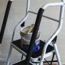 Aidapt Opstapkruk Met Leuning - 2 Treden -Mushie  winkel 550x478