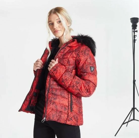 Dare 2b Dare2B Glamorize II, Versierd Met Swarovski-kristallen - Luxe, Waterdichte, Geïsoleerde, Gewatteerde Ski-jas Met Capuchon Met Rand Van Imitatiebont Voor Dames, Ademende Outdoorjas, Sevilla-rood 1 Dare 2b Dare2B Glamorize II, Versierd Met Swarovski-kristallen - Luxe, Waterdichte, Geïsoleerde, Gewatteerde Ski-jas Met Capuchon Met Rand Van Imitatiebont Voor Dames, Ademende Outdoorjas, Sevilla-rood