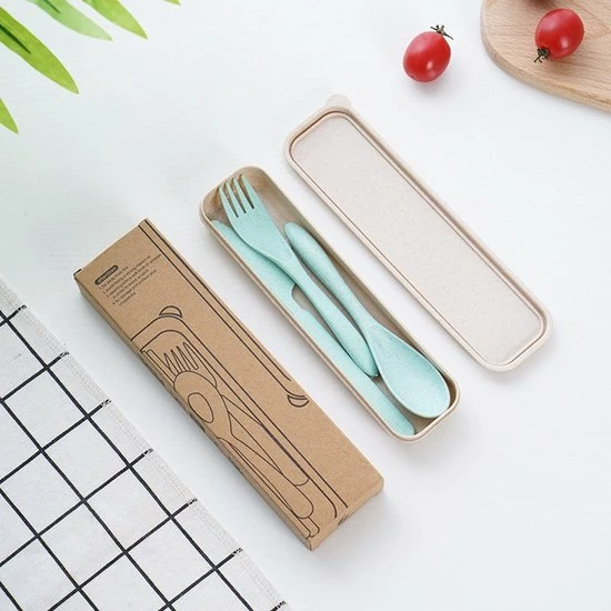 Mes Lepel Vork Set - Portable Doosje - Herbruikbaar - Ecofriendly - Met Beschermhoes - Groen - Usables 1 Mes Lepel Vork Set - Portable Doosje - Herbruikbaar - Ecofriendly - Met Beschermhoes - Groen - Usables