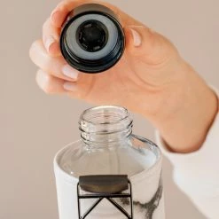 My Equa Equa Glazen Waterfles 750 Ml Mismatch Met Hoes - Stone -Mushie  winkel 550x711 7