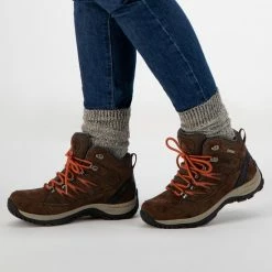 Travelin' Nyborg - Hoge Dames Wandelschoenen - Waterdicht En Ademend - Bruin Leer - Maat 36 -Mushie  winkel 550x793 2