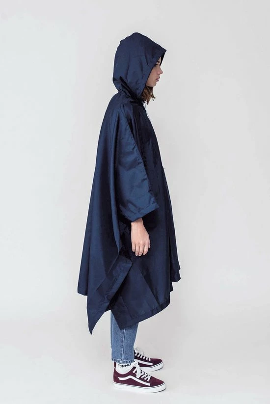Clima Bisetti - Regenponcho Paars Blauw - Fietsponcho - Regenponcho Volwassenen - Waterdicht - Unisex - Regenponcho Fiets - Regenponcho Dames - Regenponcho Heren - Regenponcho Herbruikbaar - Regenponcho's 2 Clima Bisetti - Regenponcho Paars Blauw - Fietsponcho - Regenponcho Volwassenen - Waterdicht - Unisex - Regenponcho Fiets - Regenponcho Dames - Regenponcho Heren - Regenponcho Herbruikbaar - Regenponcho's - Afbeelding 2